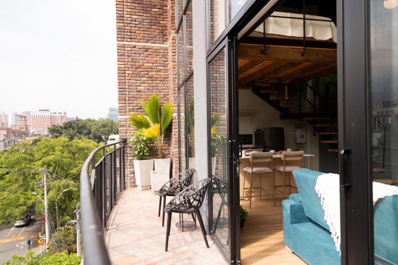 Royal Living Poblado Aparthotel Medellin Exterior photo